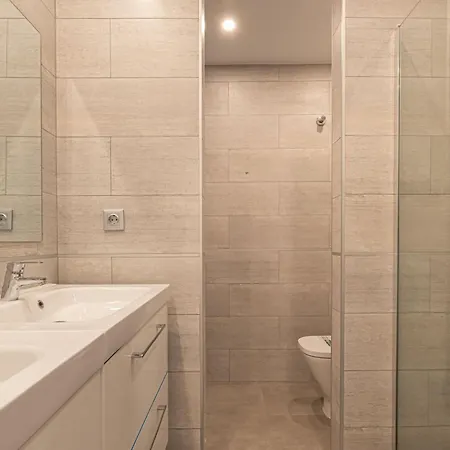 Le Vie - Puerto Banus *