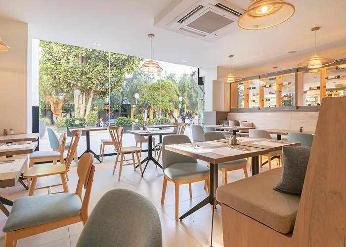 Le Vie - Puerto Banus