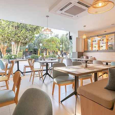 Le Vie - Puerto Banus