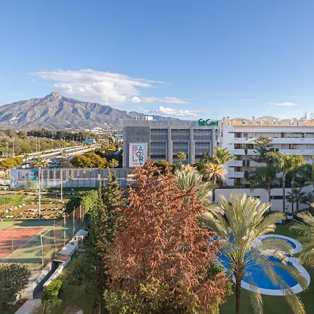 Le Vie - Puerto Banus アパート *